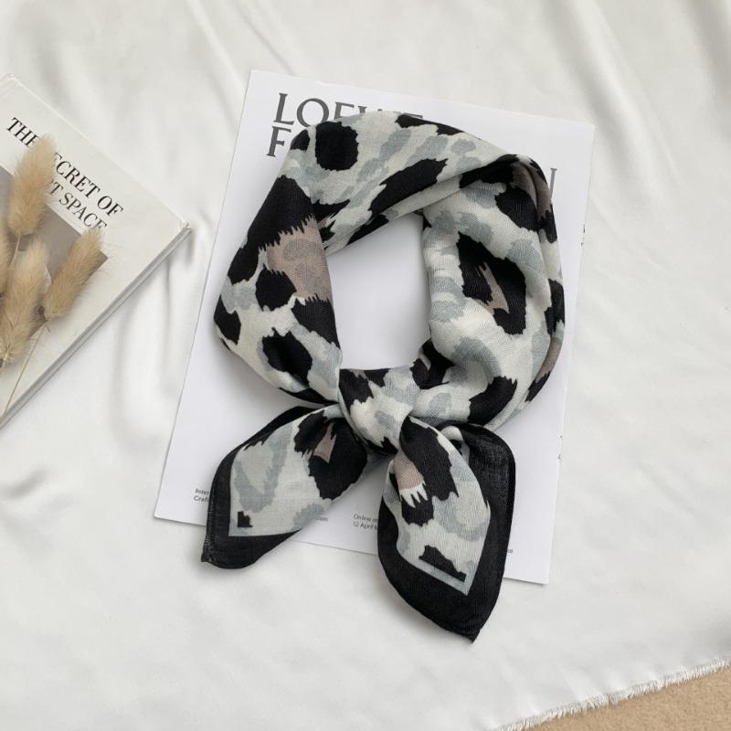 Square scarf new neck scarf scarf small shawl travel bag headscarf versatile cashew flower silk scarf