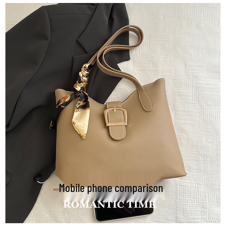 Large Capacity Minimalist Shoulder Tote Bag for Women - 2025 Autumn Collection