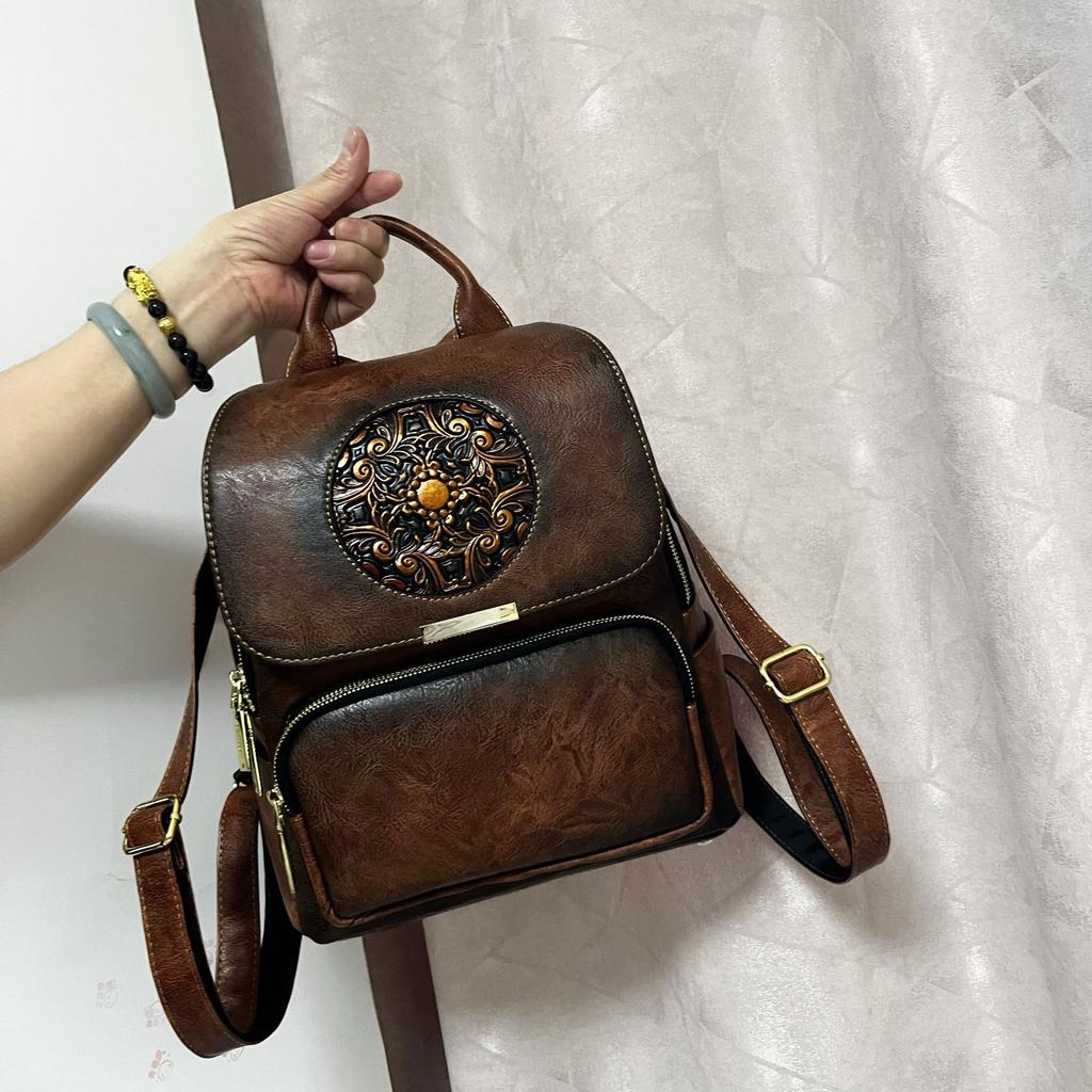 Vintage Embossed Women‘s Backpack Large Capacity Water-Resistant Chinese Style Backpacks Leather Travel Worker Commuter Rucksack
