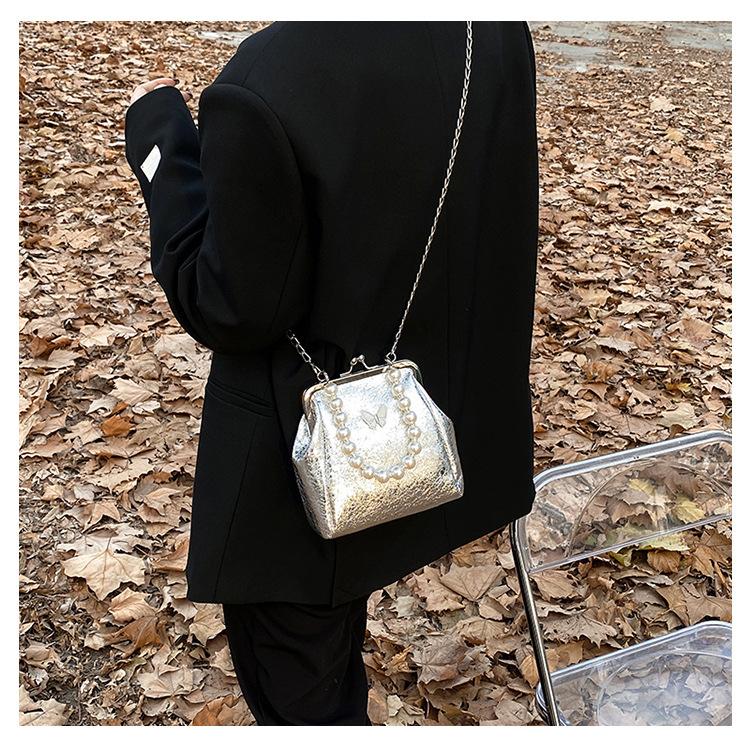 Сумка женская винтажная бабочка с жемчужной ручкой — фото 4