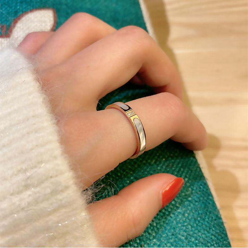 Steel Micro-paved Double White Mother-of-pearl Ring for Women's Index Finger, Fashionable and Versatile Ring