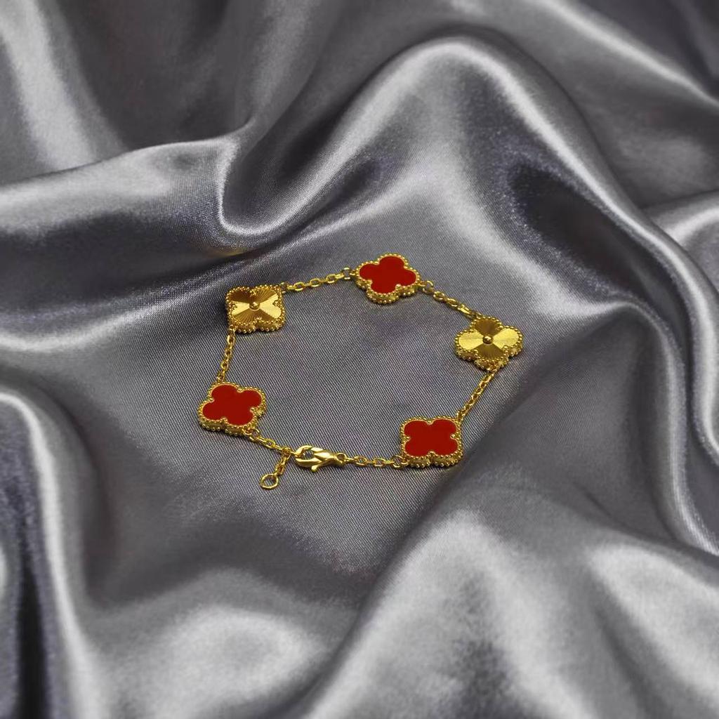 15MM Gjennomgående titanstål 18K dobbeltsidig heldig firkløver fem blomster armbånd