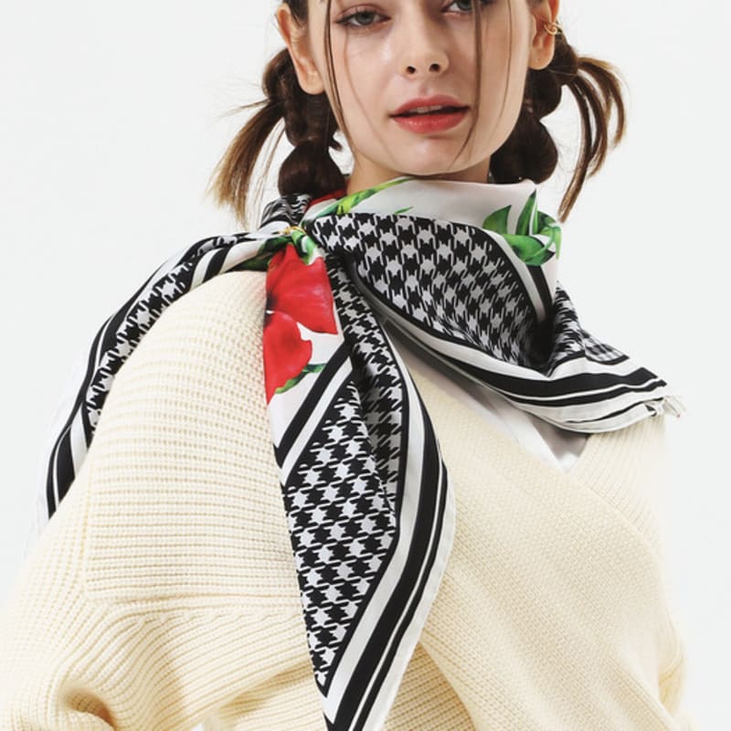 

ONSZ Palm and Hibiscus Silk Scarf RED