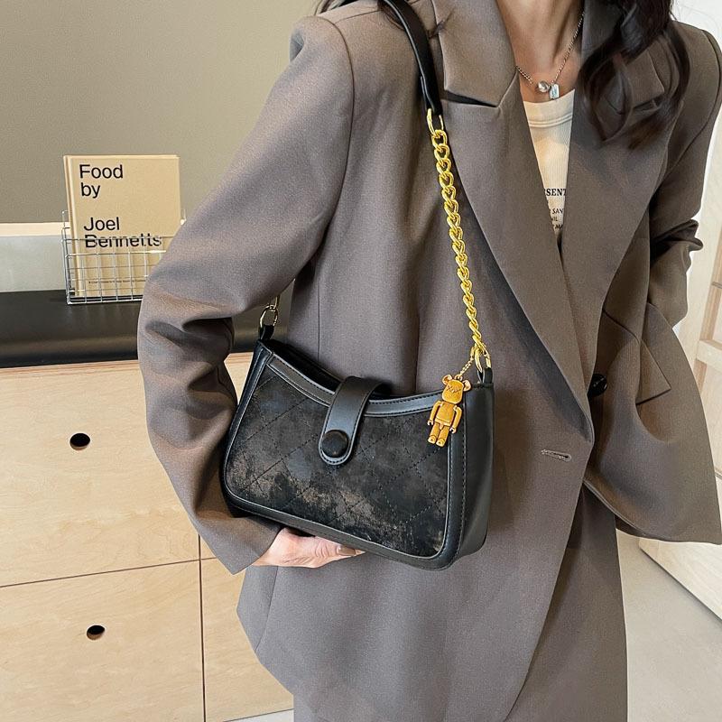 

Сумка подмышку женская 2025 новая осенняя модная ретро-сумка с высокой текстурой, нишевая, универсальная, на плечо, сумка-мессенджер 25*7*14 чёрный