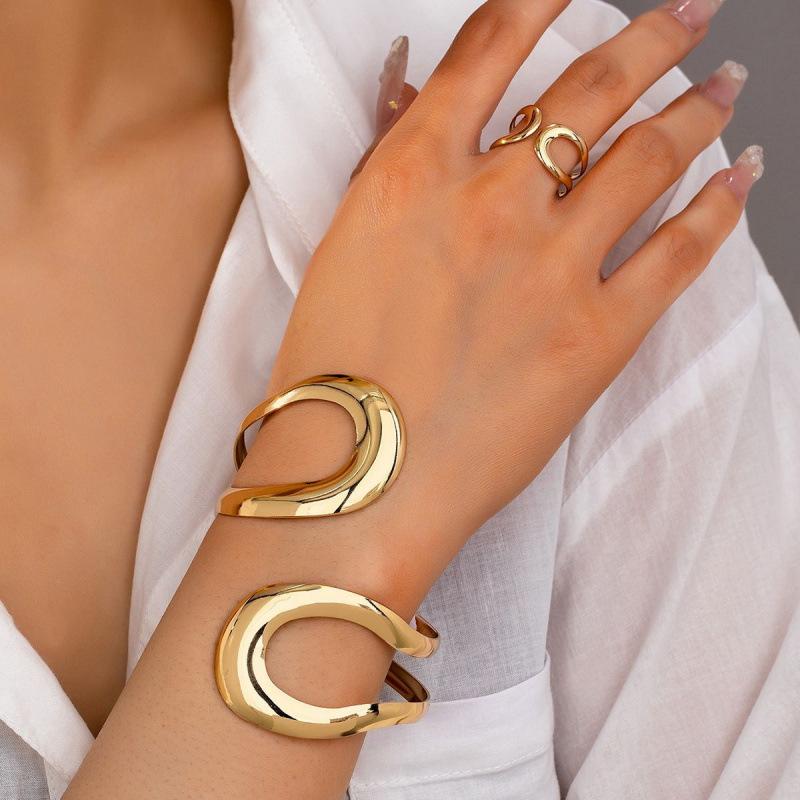 Unique European  American Statement Bracelet  Ring Set