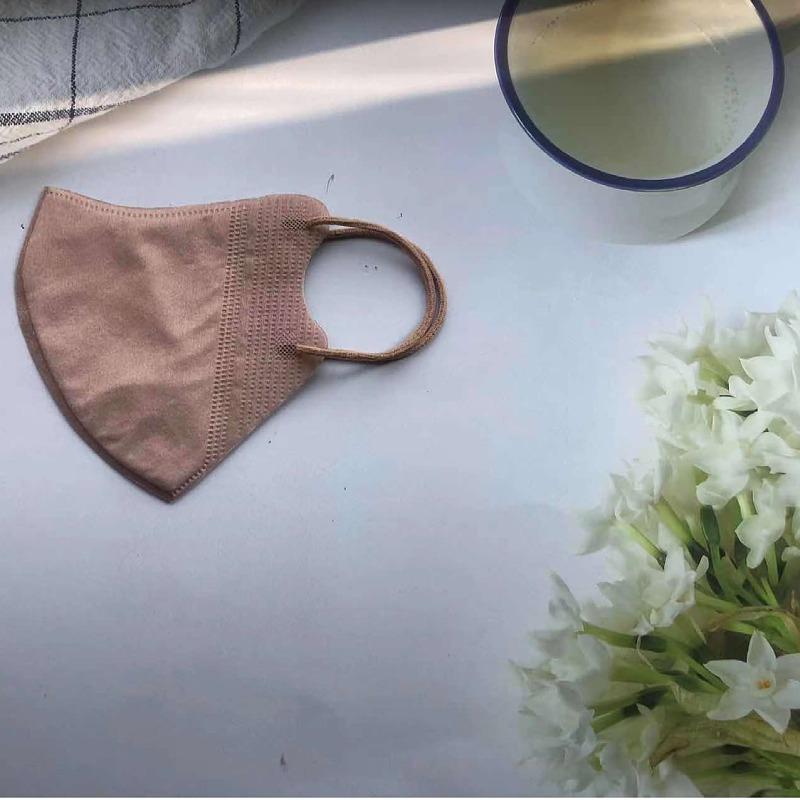 2025 Jaro/Léto Prodyšná 3D Jednorázová Rouška s Červenáním: Ochrana proti UV záření, Ochrana před sluncem, Třívrstvý design.