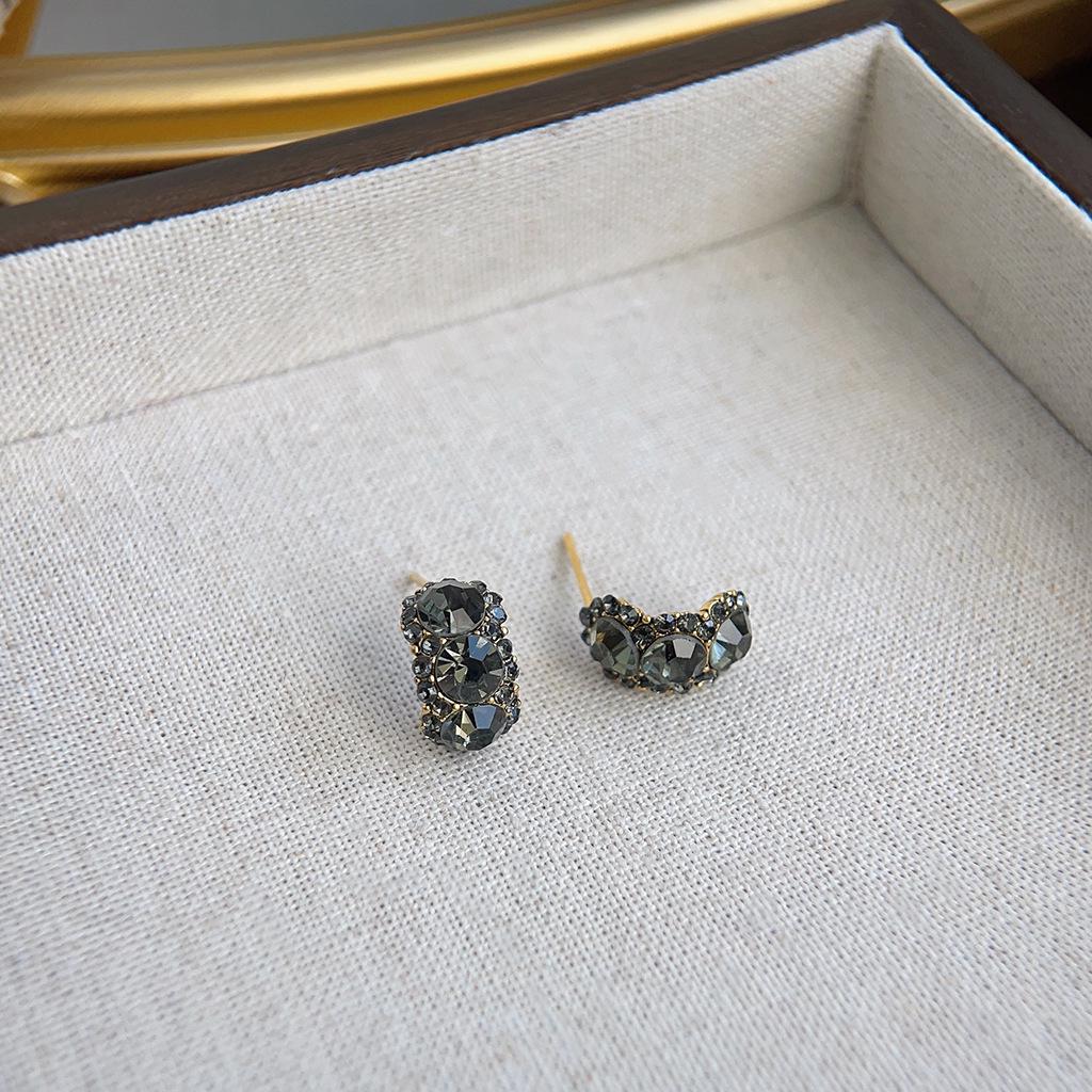 Boucles d'oreilles géométriques vintage en perles pour femmes - Style rétro de Hong Kong, luxe léger, sensation haut de gamme