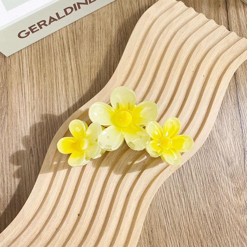 European/American Three Flowers Plumeria Claw Clip - Cute Large Hairpin for Women's Bun