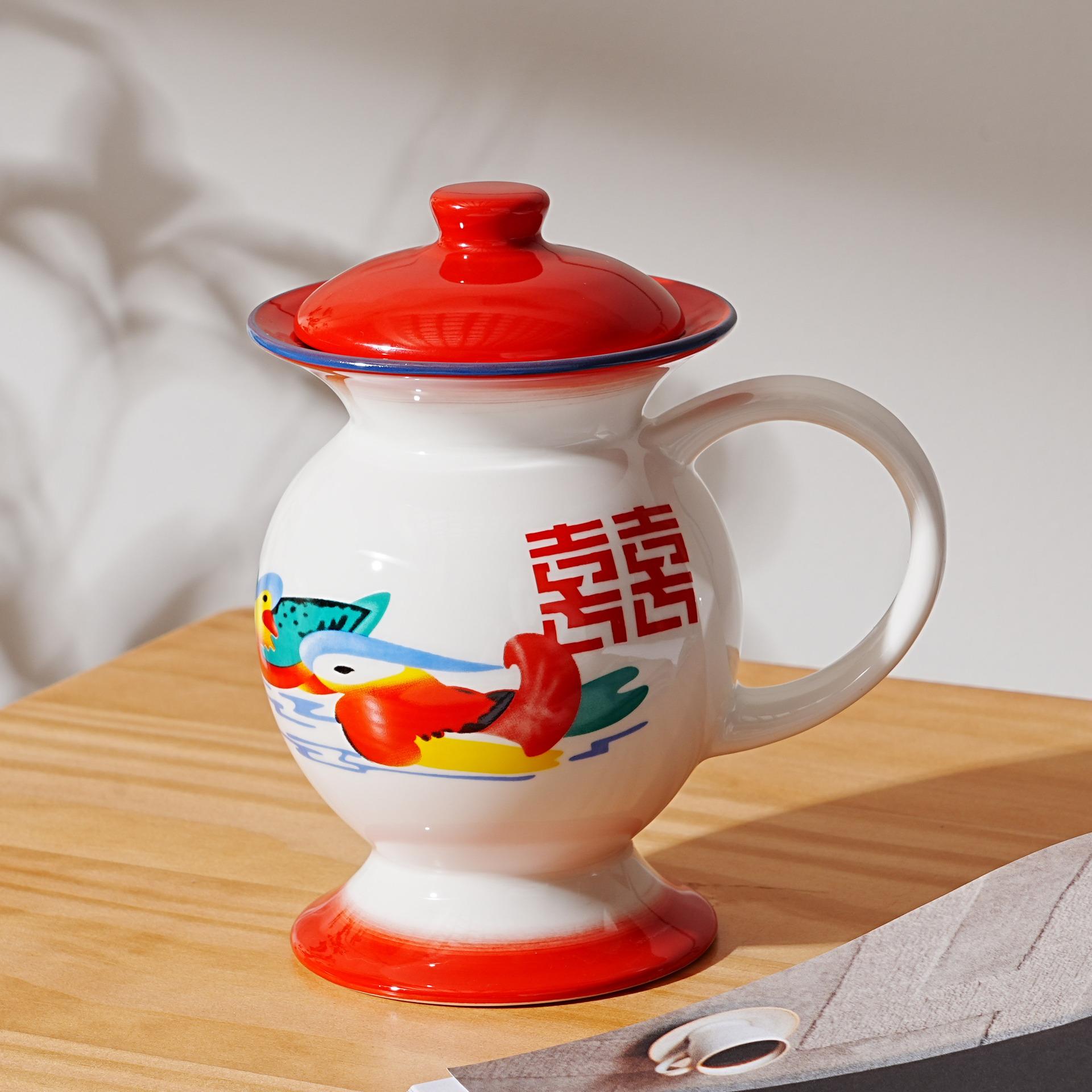 

Плевательница, стакан для воды, писсуар, кружка, ностальгическая старомодная чайная чашка, керамический ночной горшок, чайник, подарочная коробка причудливой формы. 301-400ml красный