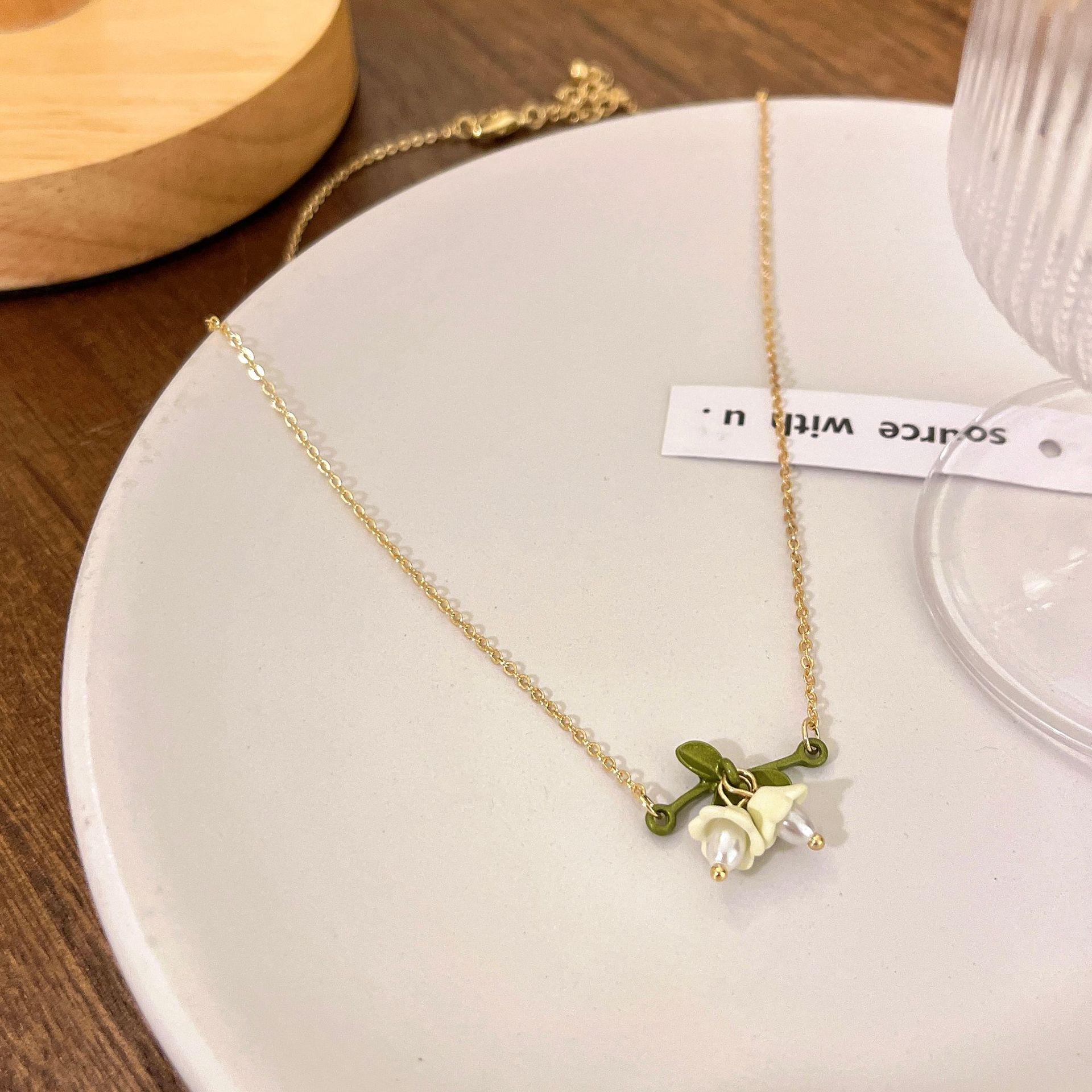 Комплект украшений «Белый ландыш»: Серьги, Браслет, Ожерелье - Летняя фея в стиле Мори, Цепочка для ключицы и клипсы для ушей.