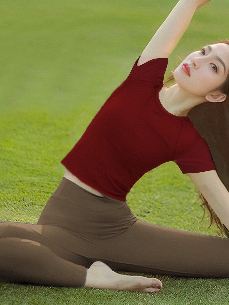 Ankela Red Yoga Set Women s 2025 High-End Short Sleeve Fitness Top S (80-100)