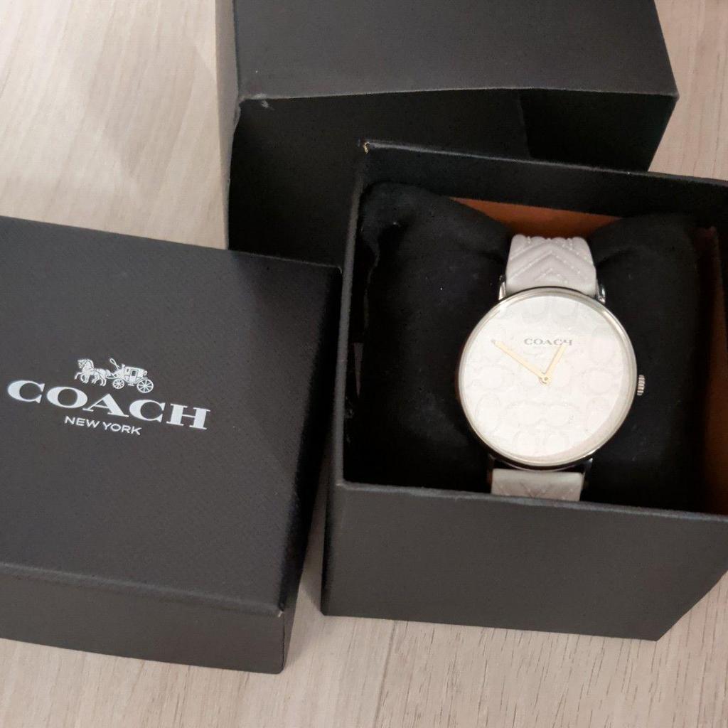 Used COACH Coach Watch Ladies White Signature Box Included