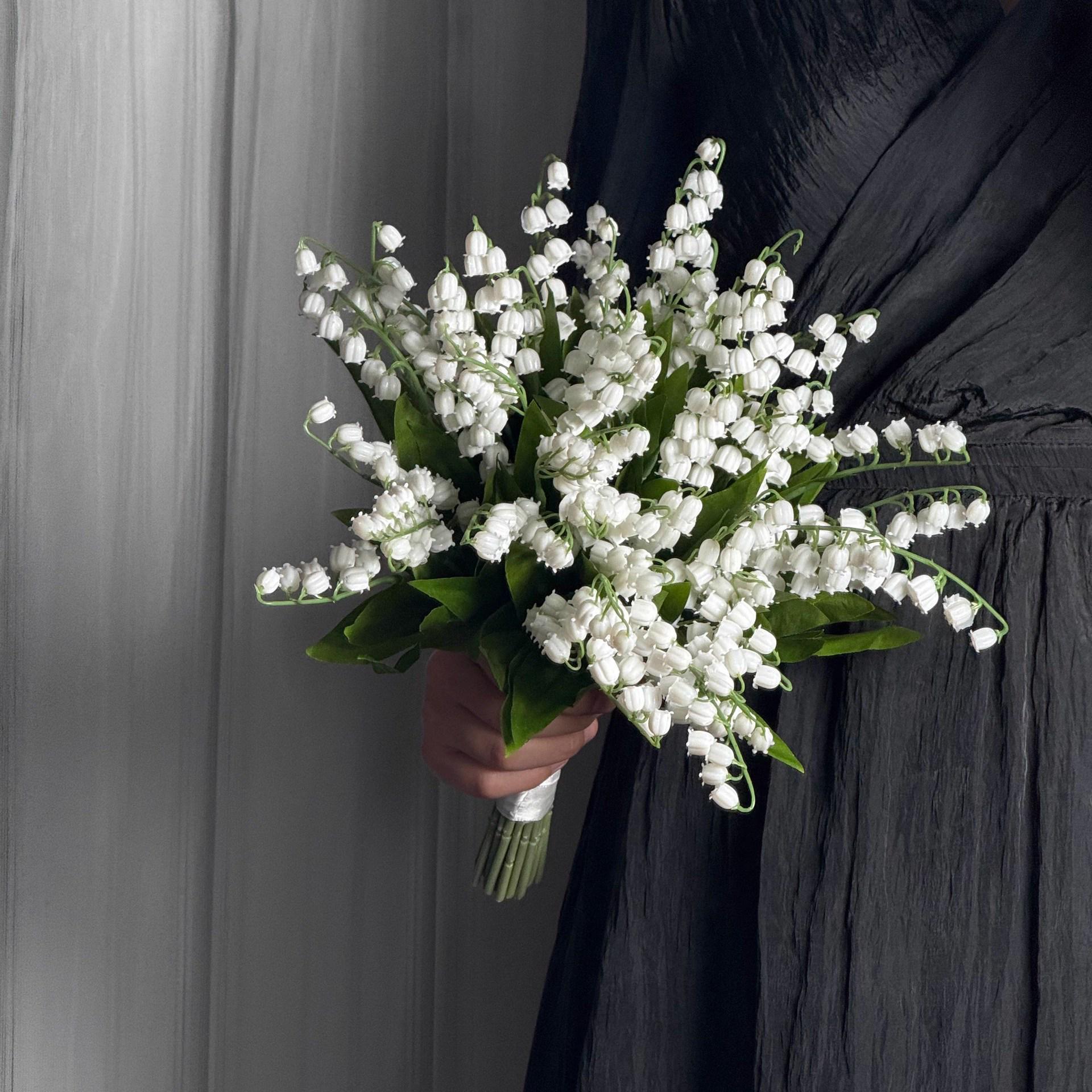 

New Bride Wedding Bouquet - Lily & Rose Bridal Simulation Bouquet