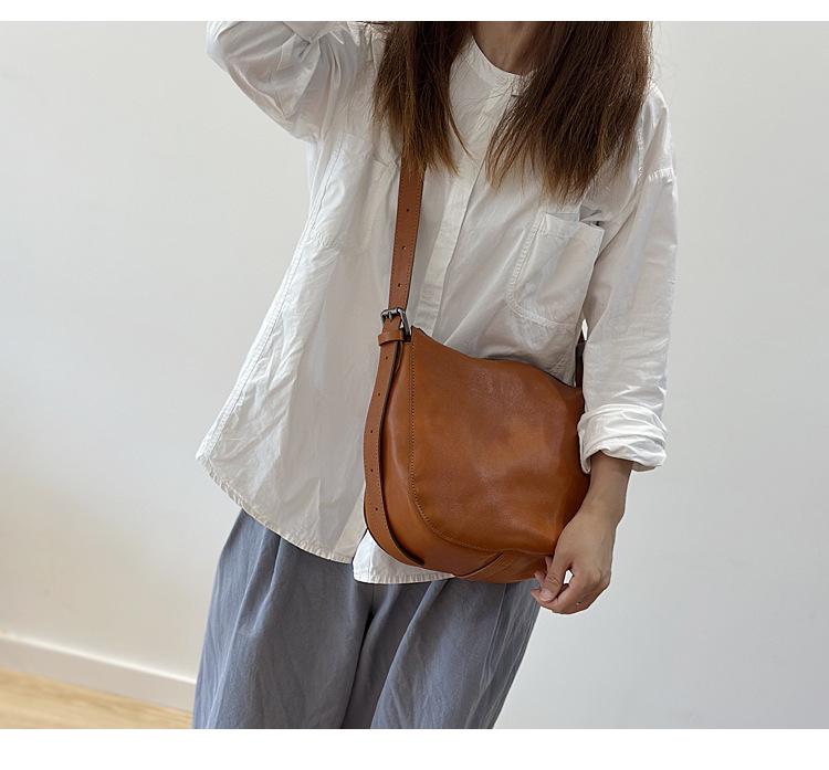 Japanischepflanzlich gegerbte Leder Crossbody-Tasche für Damen - Lässiger Stil Schulter-Handtasche, Echtes Leder, Hochwertiges Eimerdesign (Modell 2025).