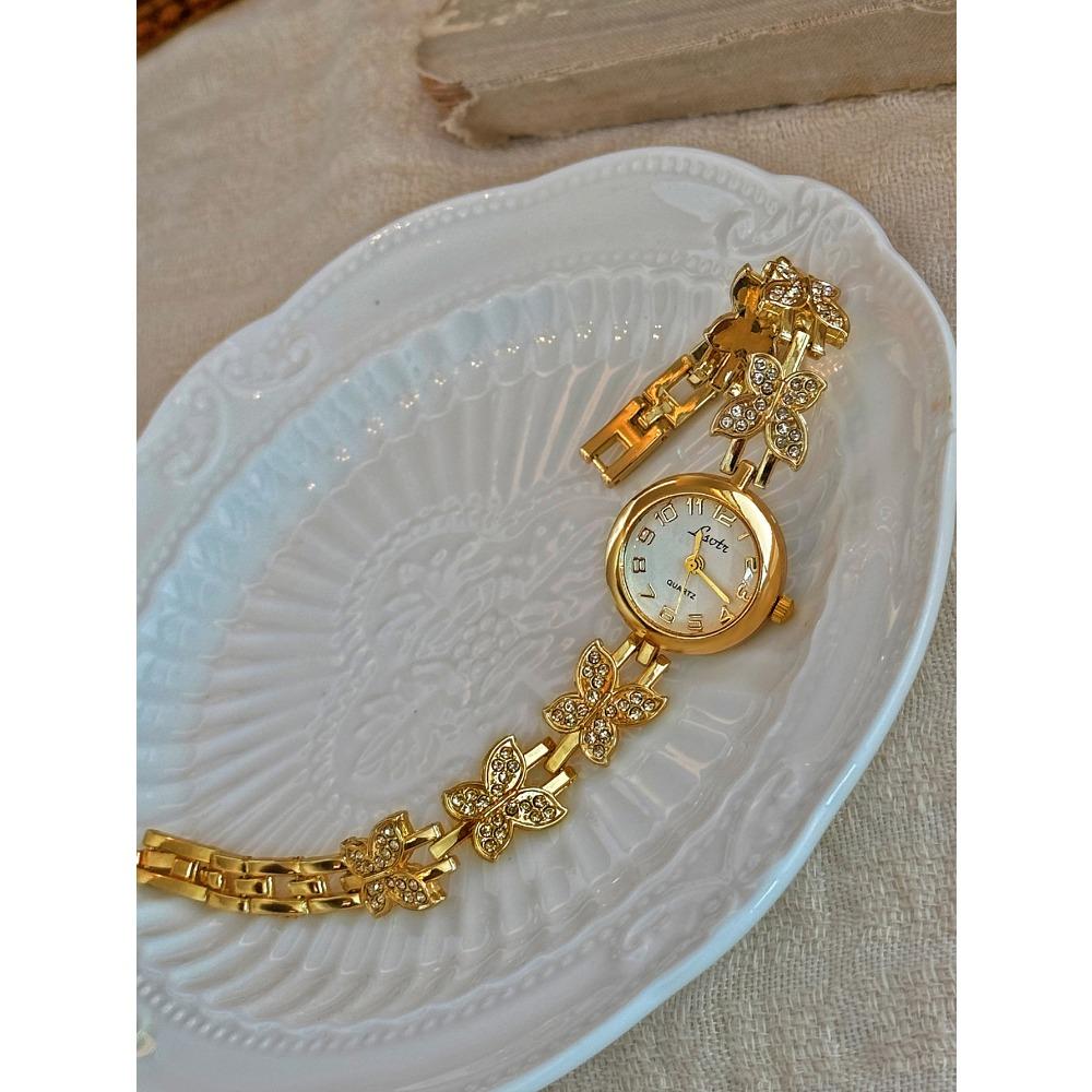 1 styck Fransk Guldinlagd Bländande Strass Fjärilsformad Damklocka, Snygg och Exklusiv, Vintage Armbandsstil Kvarts för Damer