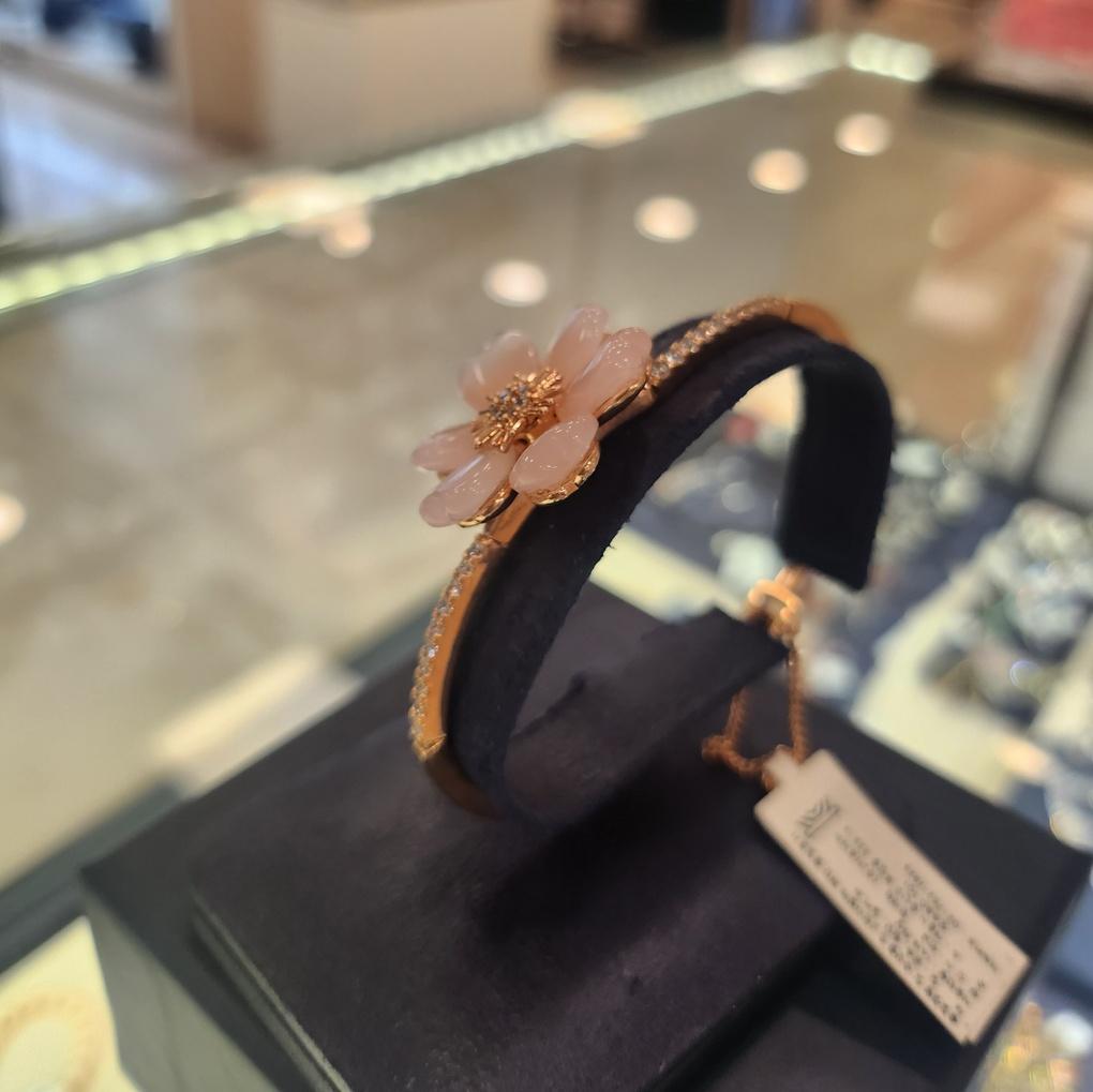 Atria Rose Quartz Flower B Raw Stone Flower Bracelet AROBAET0001PKF