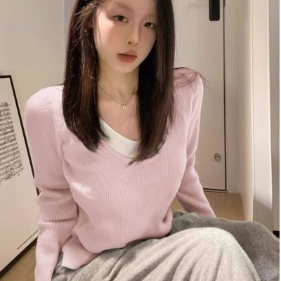 Diese neue Herbstkollektion bietet einen zweiteiligen, farblich abgesetzten, lässigen Strickpullover mit einem vielseitigen Design für Frauen.
