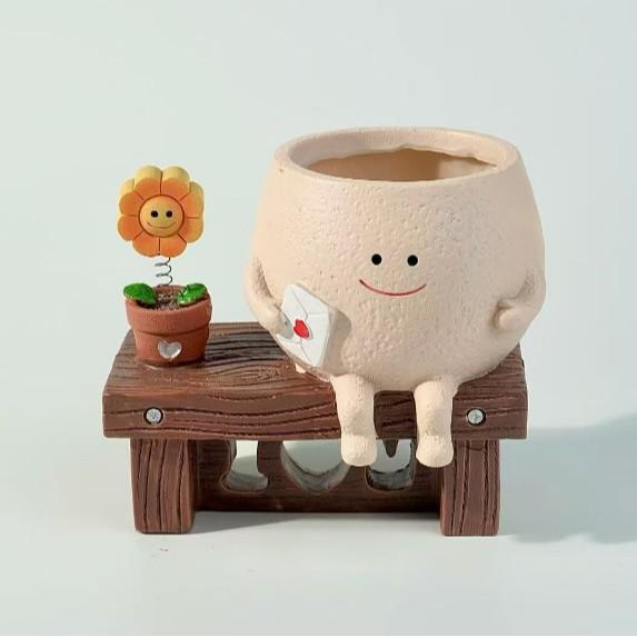 Smiley Face Swing Hanging Succulent Planter - Cute Balcony Garden Pot for Patio Courtyard Decoration Creative Cartoon-Style Plant Holder for Indoor