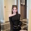 American Spice Girl Slanted Shoulder Long-sleeved T-shirt Women's Autumn Design Sense Niche Black Pleated Slim-fit Short Bottoming Top
