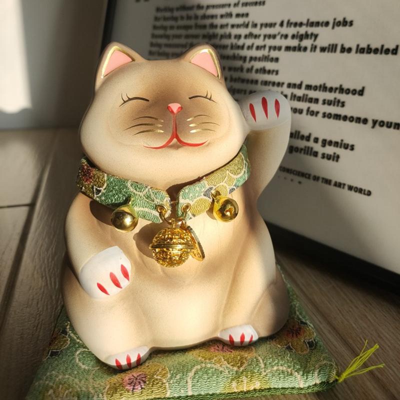 5.3 Inch Hand-painting Ceramic Lucky Cat Cartoon Fortune Kitten Home Decoration Figurine Maneki Neko Fengshui Ornament