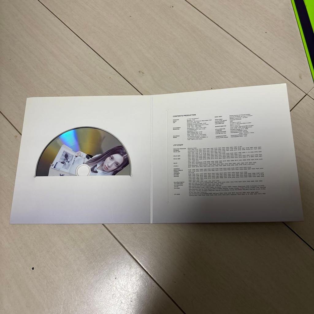 [USED] ENTWURF CD NMIXX Album