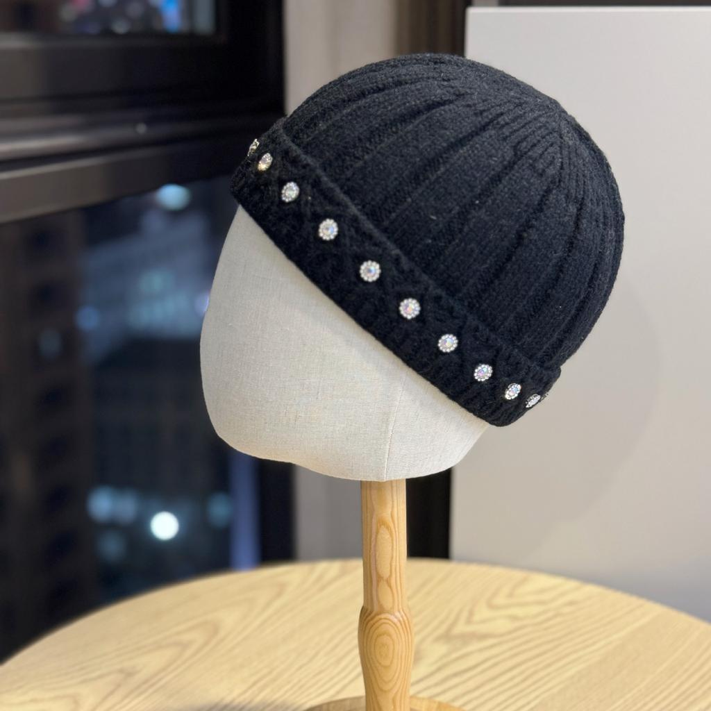 New Landlord Knitted Hats for Men and Women Japanese Rhinestone Watermelon Yuppie Hats Versatile Landlord Hats Autumn and Winter Baotou Cold Hats