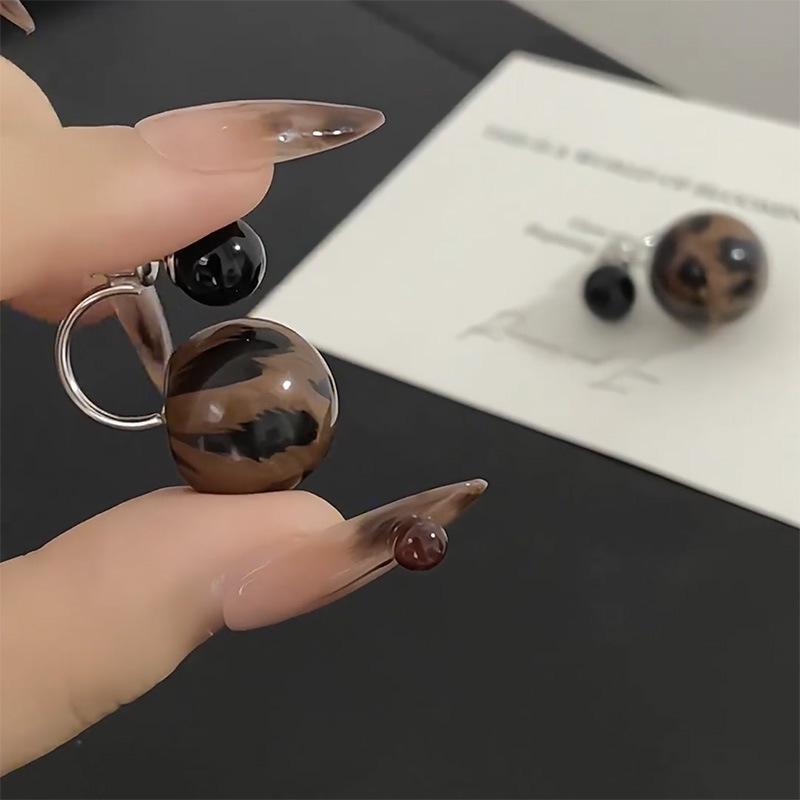 Retro Leopard Print Round Bead Earrings: Elegant Two-Way Wear Studs with a High-End Feel