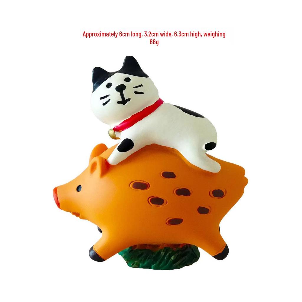 Statue of Liberty Cat Resin Miniature: World Traveler Series