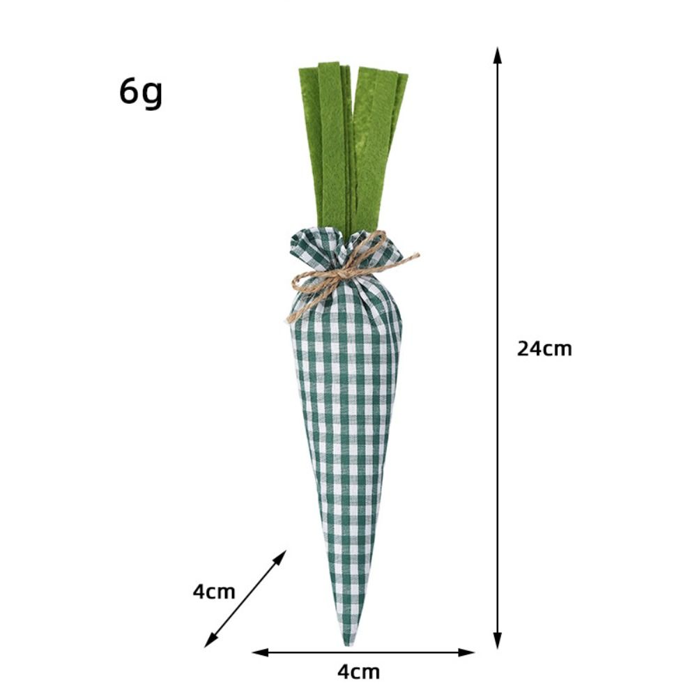 Decorazione pasquale con bambola di carota in tessuto appesa, giocattolo per feste.