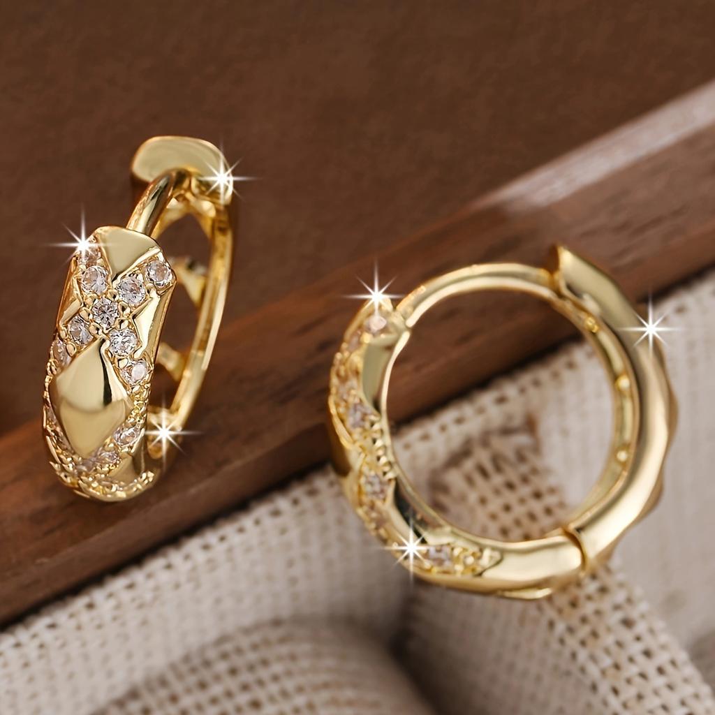 Heiß verkaufte exquisite und kompakte hohle Kreuzohrringe, Ohrringe im Retro-Stil