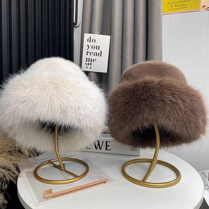 Chapeau mongol pour femmes: Mode coréenne automne/hiver, style pêcheur chaud et épais avec protection des oreilles et design en peluche pour une silhouette affinée.