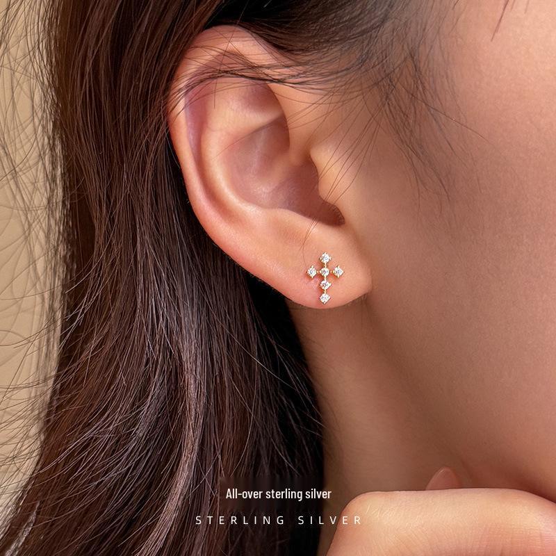 Cui Yan S925 Sterling Silver Cross Stud Earrings with Rhinestones, Light Luxury Japanese-Korean Design, Versatile for Women.