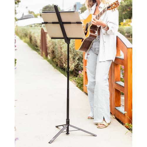 KraftGeek Kapslový hudební stojan | Lehký a kompaktní | Nastavitelná výška 73-167 cm | Skládací a přenosný | Pro hudebníky a instrumentalisty | V
