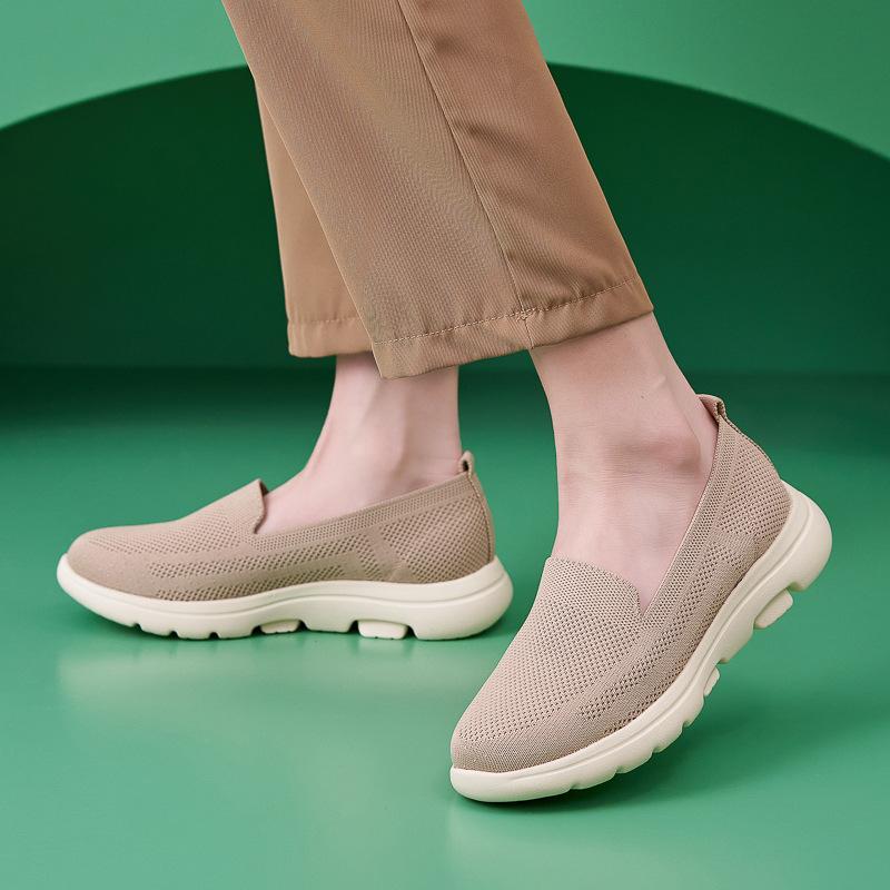 Fashion Spring and Summer Women Shoes Comfortable Slip on Mom Shoes Breathable Knitted Flats Sneakers Non Slip Casual Mesh Walking Shoes
