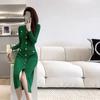 Kleid Strickjacke Weibliche Herbst Göttin Temperament Französisch Solide Langarm Fleece Kleid Mid länge Gewickelt Hüfte Stricken Kleid