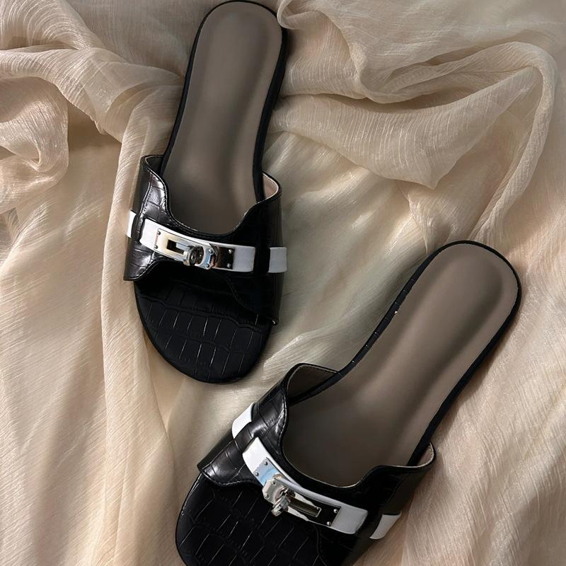 Fashion Metal Lock Cool Slippers Women Wear Crocodile Pattern Lazy Flat Bottom Beach Cool Slippers