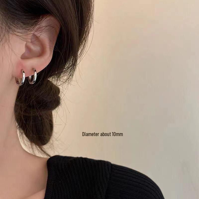 Women's Luxury Textured Metal Hoop Earrings - Versatile Niche Design