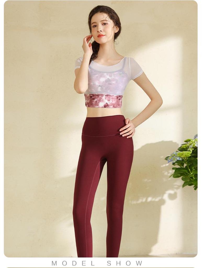 One-Shoulder Mesh Yoga Top with Chest Pads - Breathable, Hollow Design for Dance, Running, Fitness.