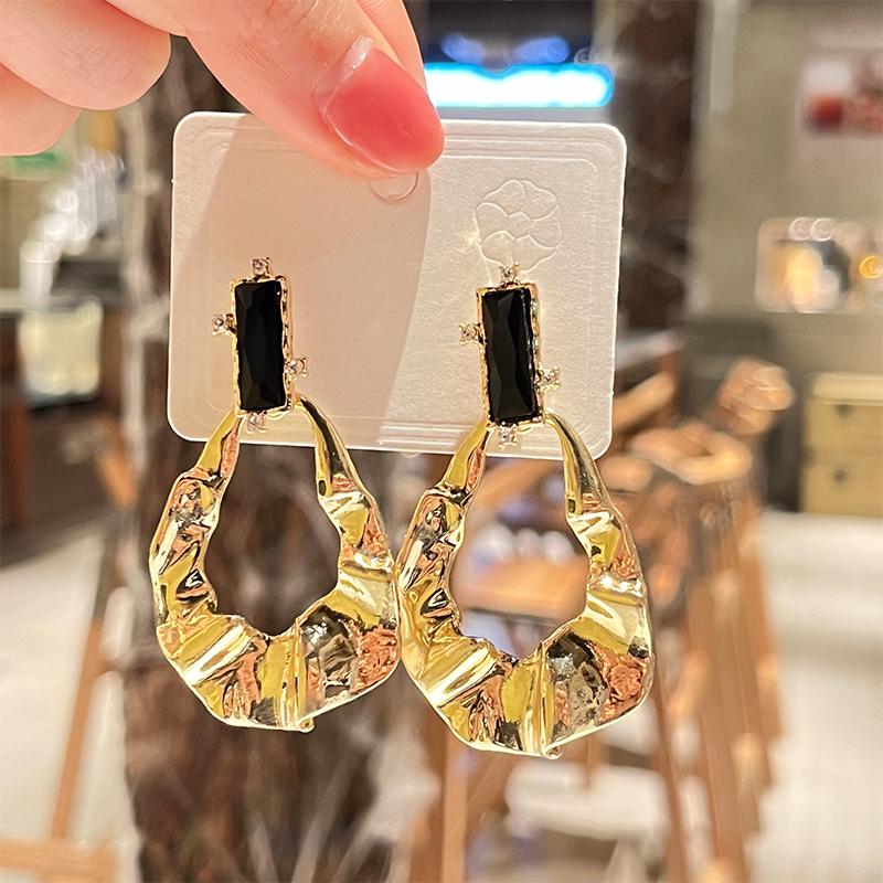 Geometric Diamond Inlaid Metal Pleated Earrings - European & American Exaggerated Design Fashion Jewelry