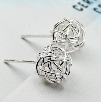

Fashion Personality Copper Hollow Winding Skein Small Earrings Handmade Line Ball Brilliant Creative Students Small Zircon Gift