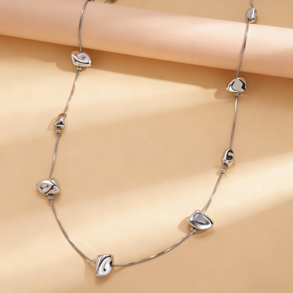 Geometric irregularity, square twist, stacked sweater chain, cold wind, sexy necklace