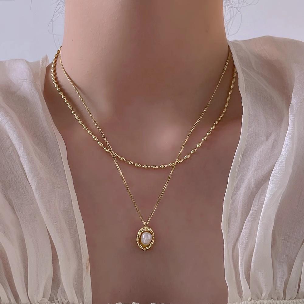 Elegant Metal Heart Clavicle Necklace for Women - Light Luxury Design