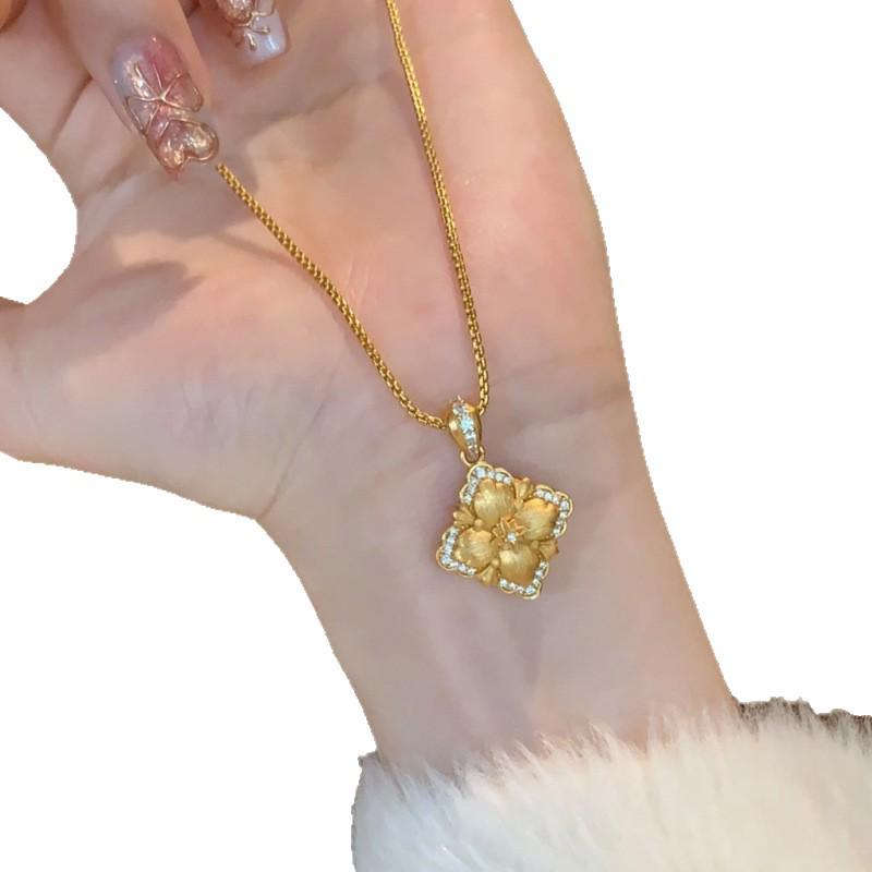Real Gold-Plated Zircon Flower Pendant Necklace - Luxury Vintage Clavicle Jewelry