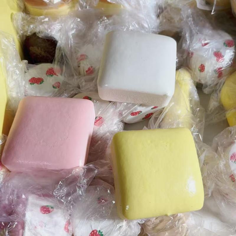 1Pcs Creative Simulation Square Cake Squeeze Toy Cute Slow Rebound Stress Relief Toys Fidget Toy For Adults Kids Gifts
