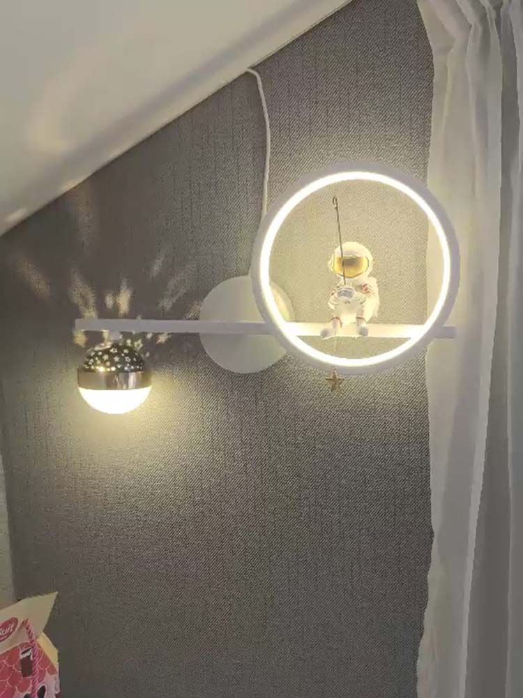 New Modern Background Wall Lamp Creative Astronaut Cartoon Spaceman Boy and Girl Room Star Bedroom Bedside Lamps and Lanterns