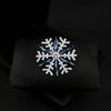Elegante Schneeflocken-Kristallbrosche für Anzüge und Strickjacken