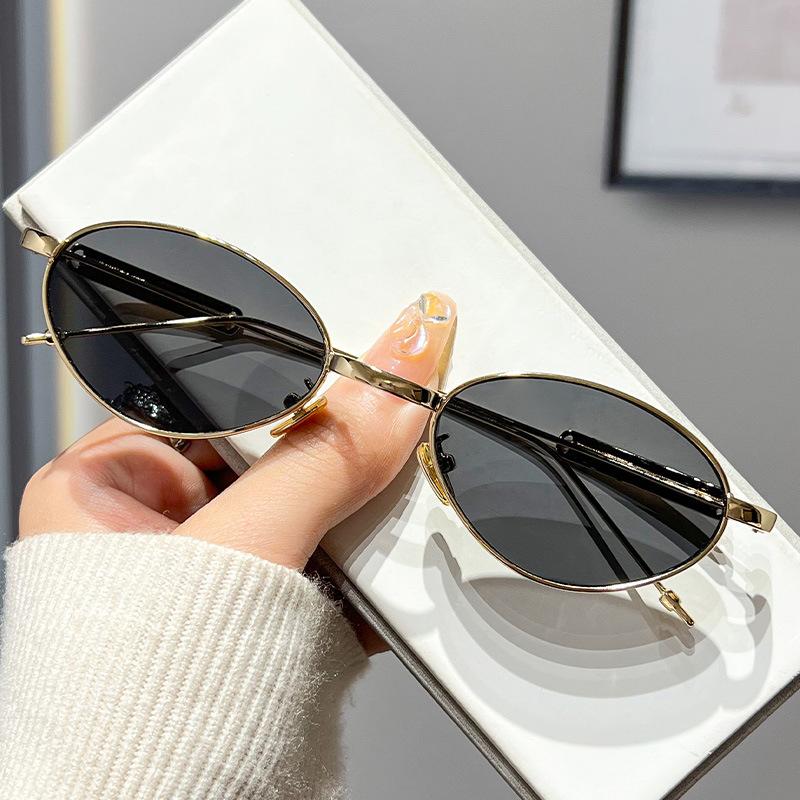 Glasses metal silver high intelligence oval old money wind anti-blue light matching degree myopia flat mirror Korean version women's model