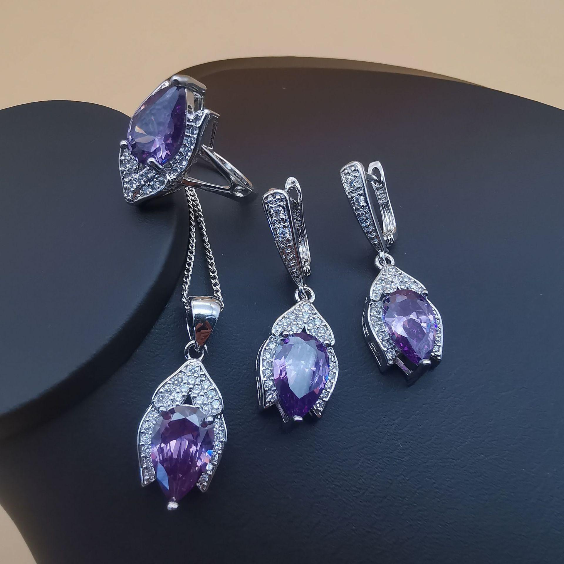 

Комплект украшений из трех грушевидных искр в европейском и американском стиле с кристаллами танзанита Ring size 8