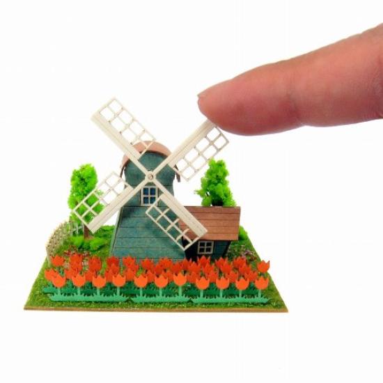 Sankei Miniature Art Mini Tulips and Windmill MP05-02