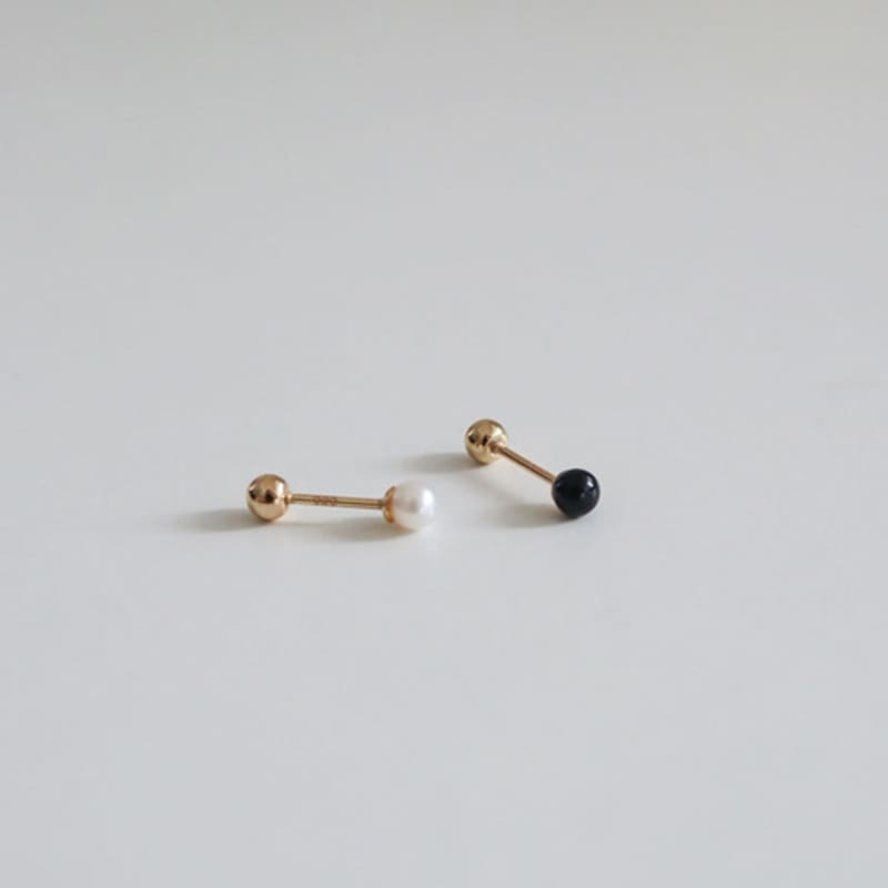 modernlike 14K pearl gold piercing